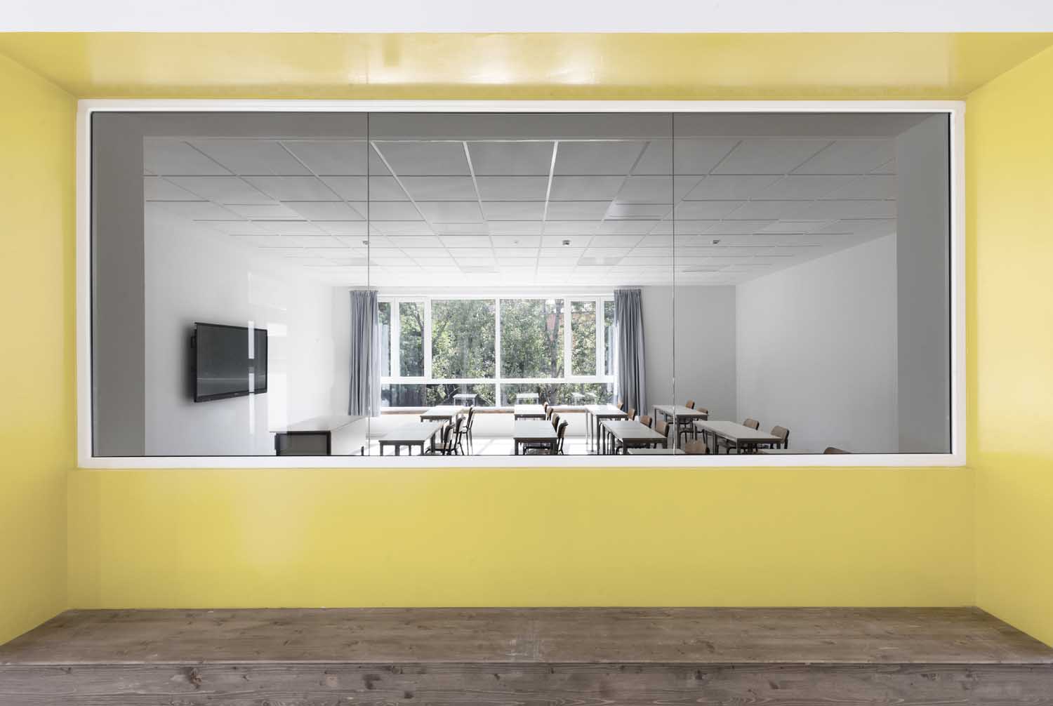 scuola media Carraci foto per TIAR studio